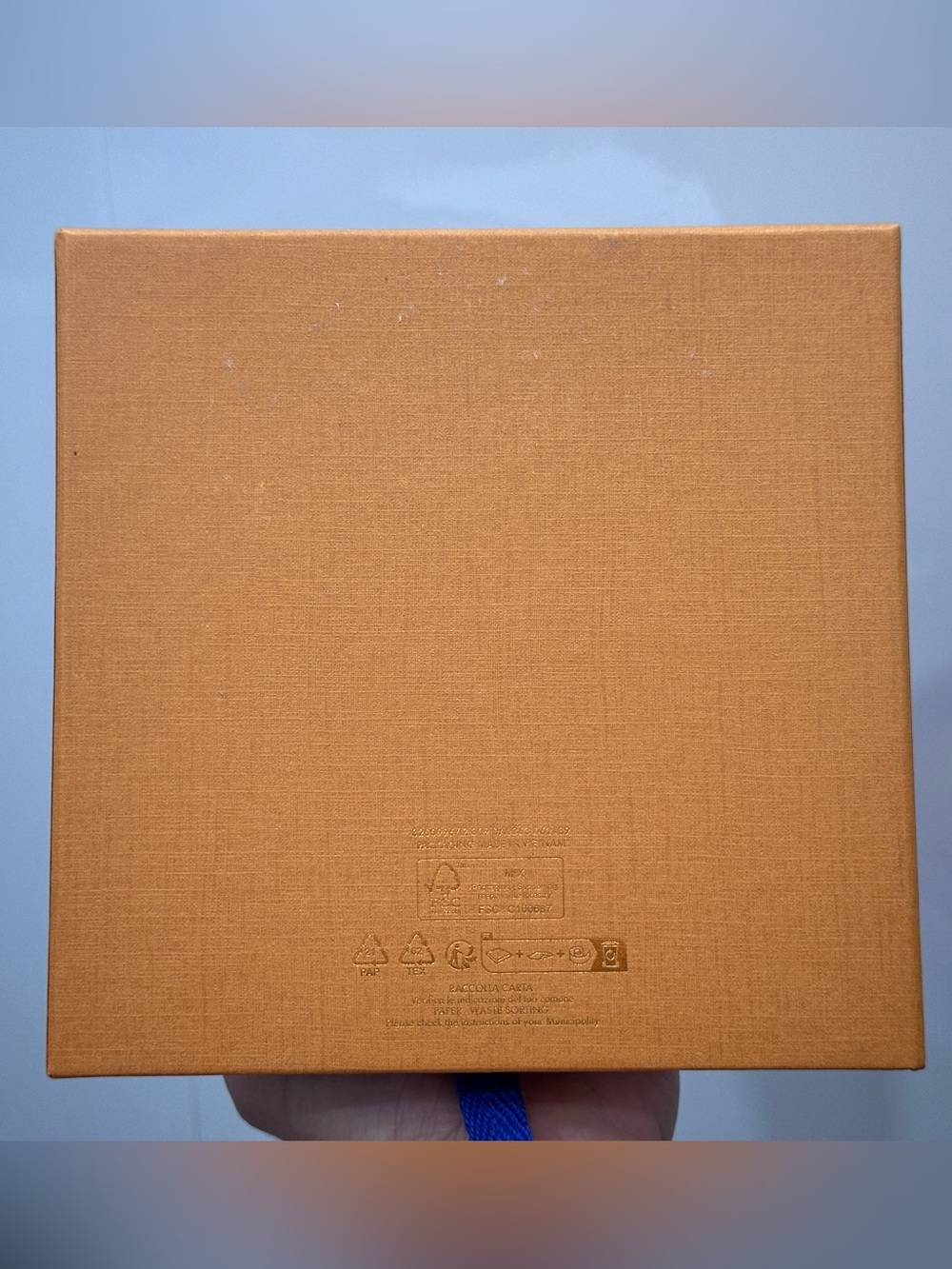 LOUIS VUITTON SIGNATURE ORANGE PAPER EMPTY WALLET BOX. PRE-OWNED. - Picture 10 of 12